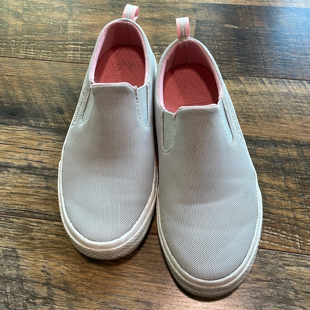 Columbia slip ons